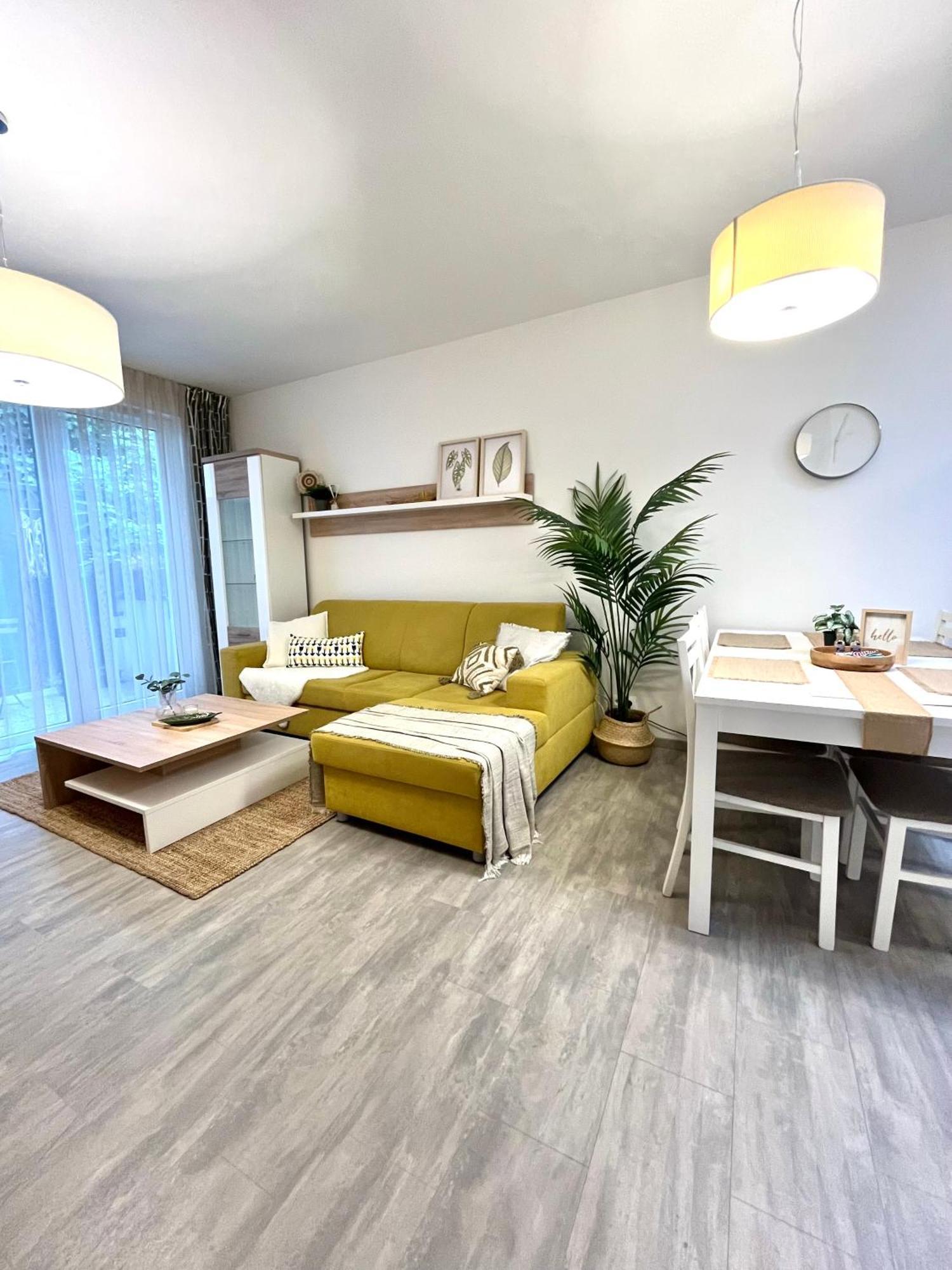 The Elite Suite Downtown 2- Bedroom Apt Ac & Garage Parking Μπρατισλάβα Εξωτερικό φωτογραφία